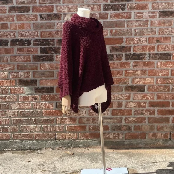 Romeo & Juliet Couture burgundy maroon sweater / XL / Excellent condition - Picture 12 of 17